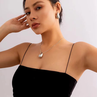 Larmes de Lune Earrings & Necklace Set